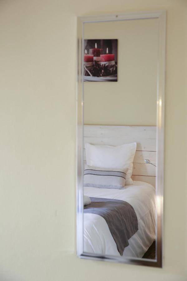 Hotel La Couronne Marmande Bagian luar foto