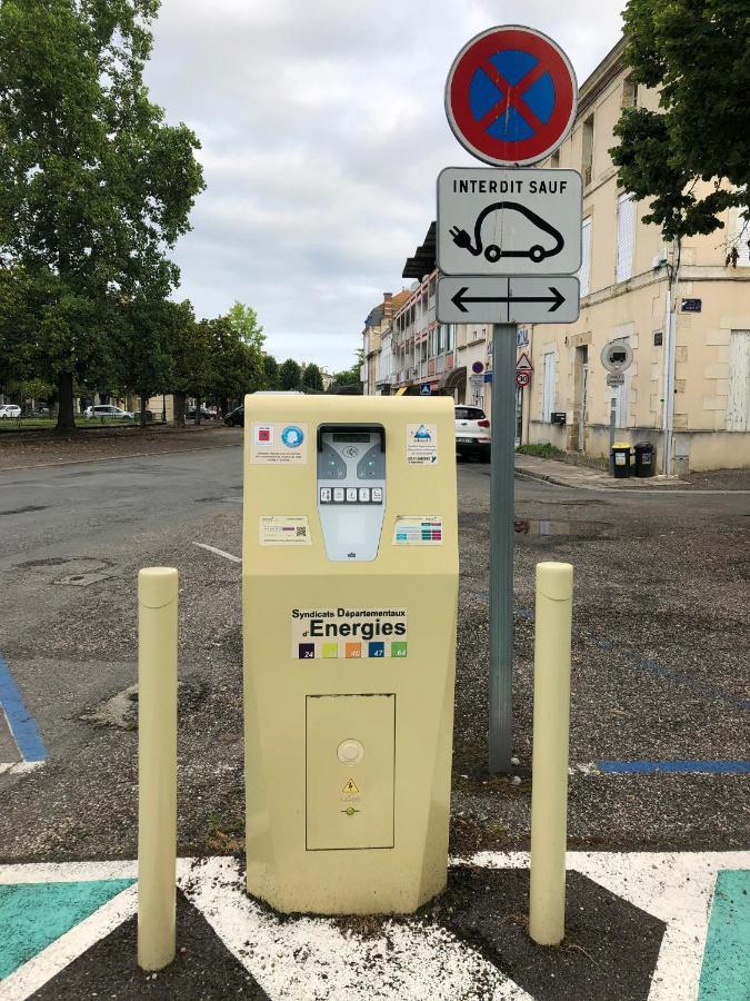 Hotel La Couronne Marmande Bagian luar foto