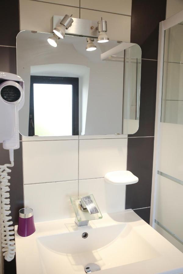 Hotel La Couronne Marmande Bagian luar foto