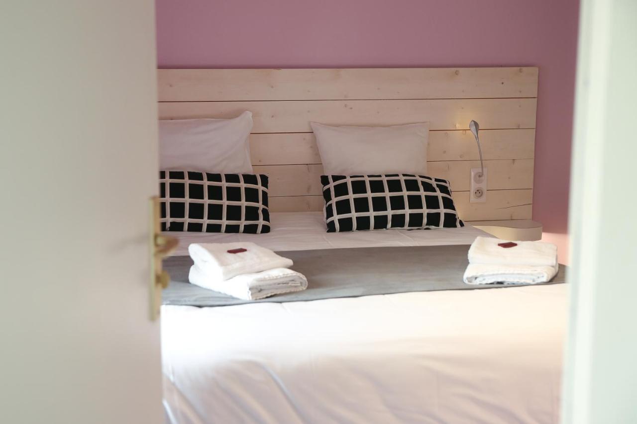 Hotel La Couronne Marmande Bagian luar foto