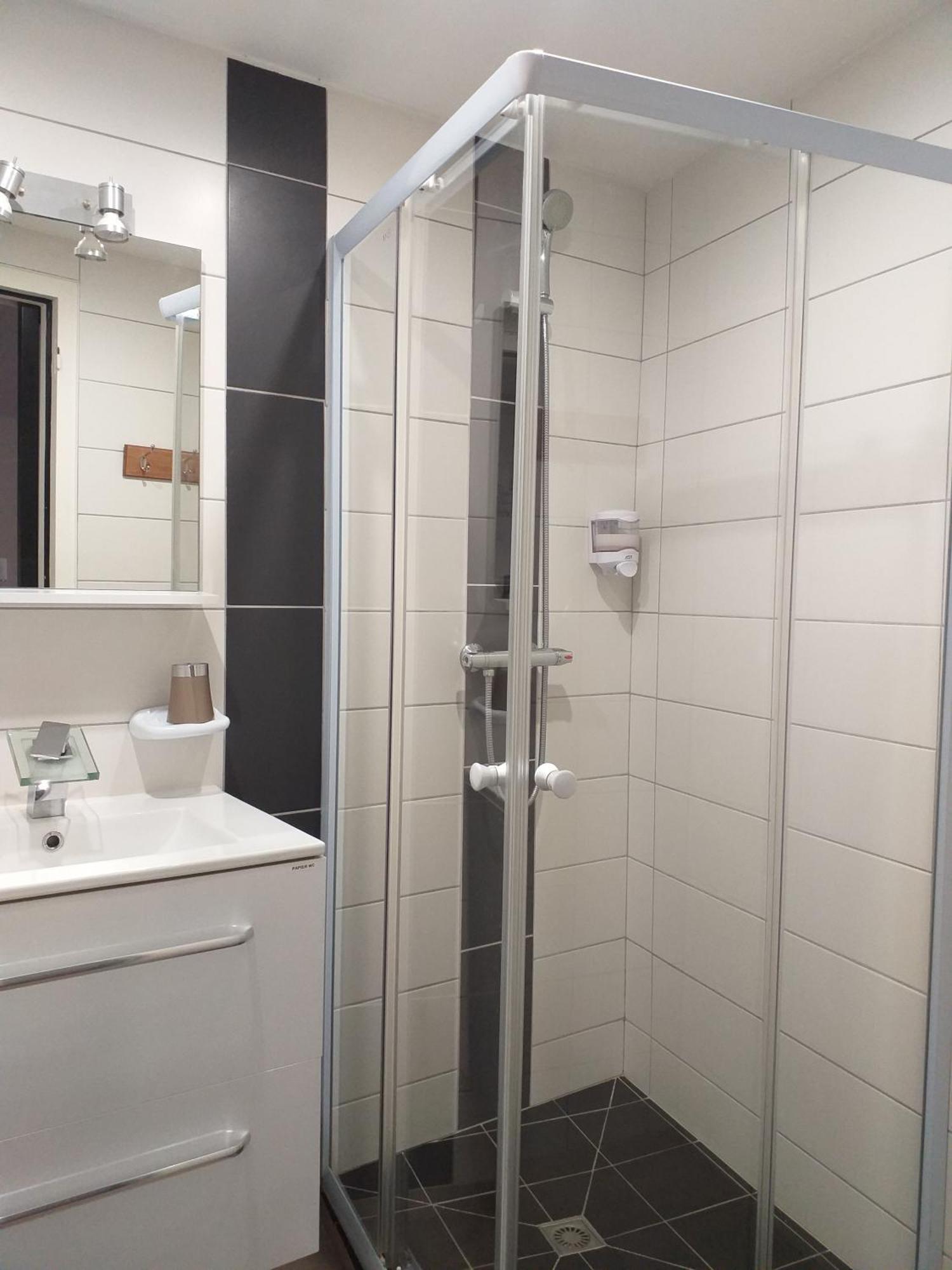 Hotel La Couronne Marmande Bagian luar foto